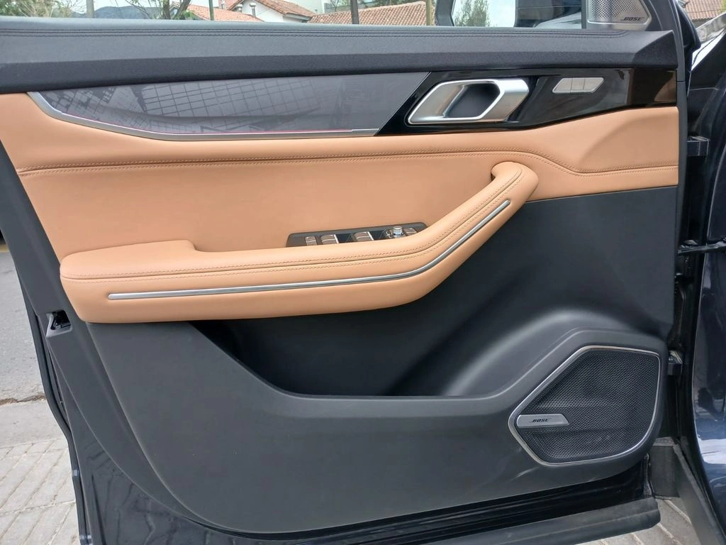 Lynk&Co 09 09 Halo 2.0t Hibrido año 2027