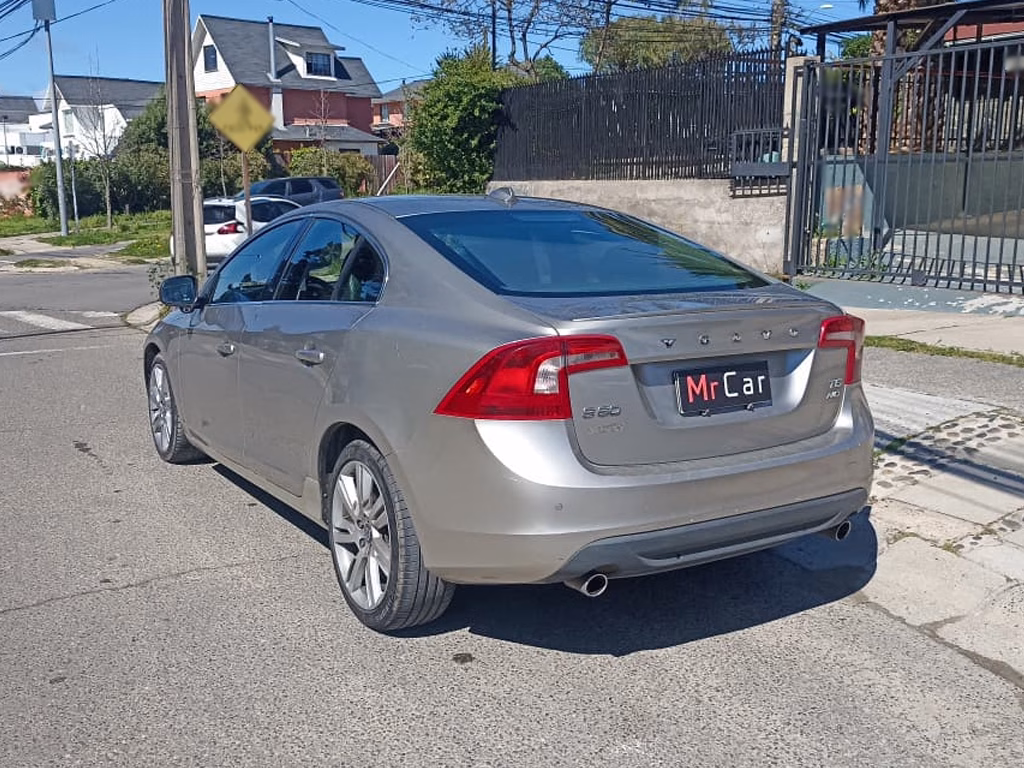 Volvo S60 T6 Plus año 2011