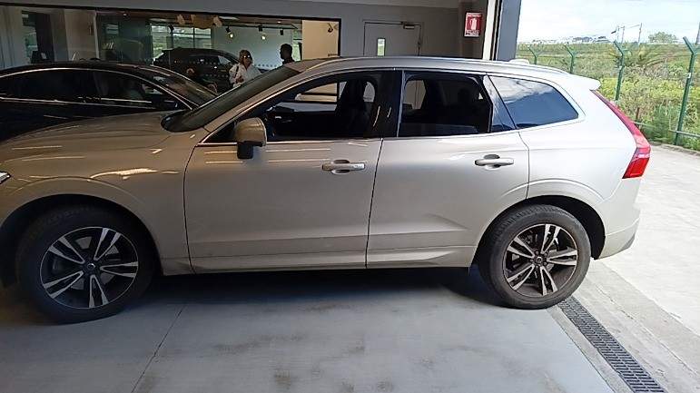 Volvo Xc60 2.0 D5 Diesel Momentum Plus Awd At 5p año 2020