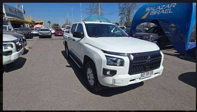 Mitsubishi L200 2.4 Katana Xr Diesel 4x2 Dob. Cab. Euro6 Mt 4p año 2026