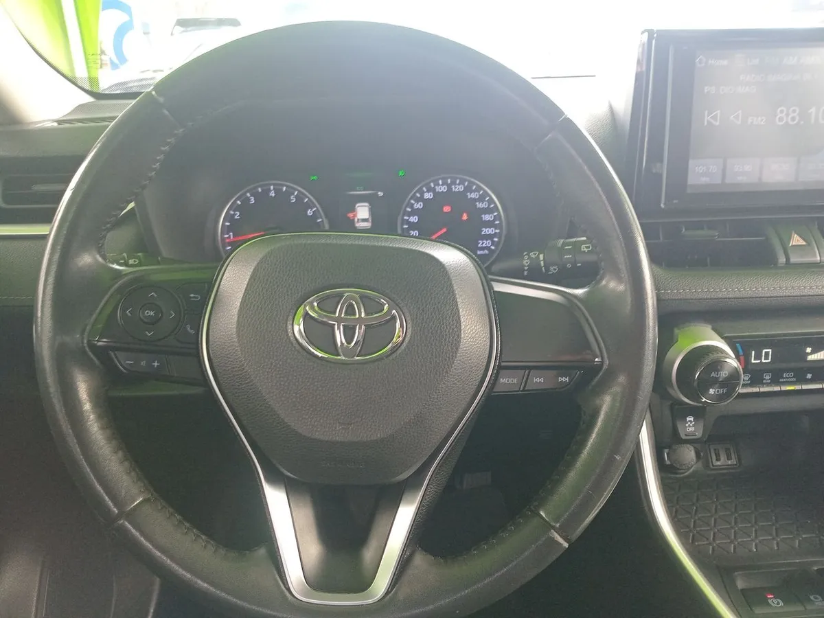 Toyota Rav 4 2.0 Xle 4x2 Cvt At 5p año 2020