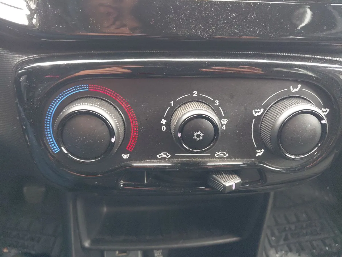Ram 700 1.4 Bighorn 4x2 Dob. Cab. Mt 4p año 2024