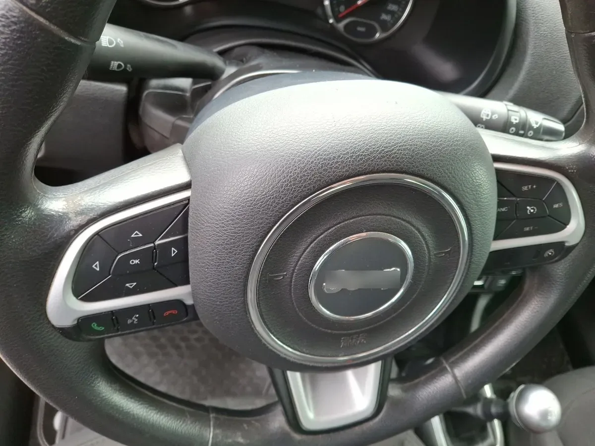 Jeep Renegade 1.8 Sport Lx 4x2 Radio 5 Mt 5p año 2019