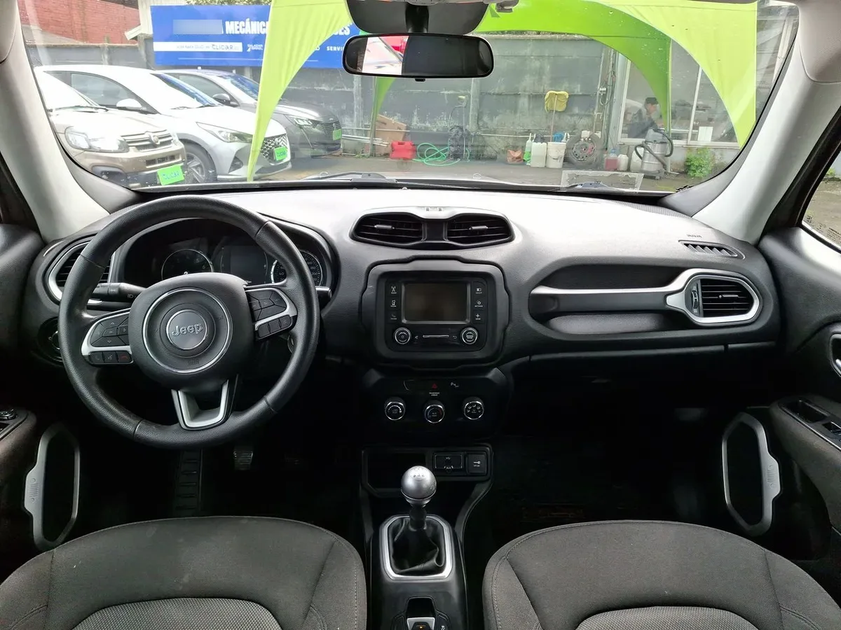 Jeep Renegade 1.8 Sport Lx 4x2 Radio 5 Mt 5p año 2019