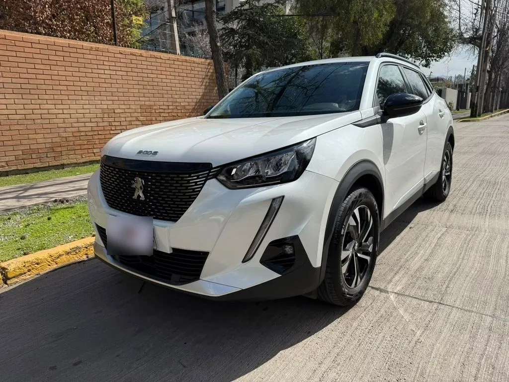Peugeot 2008 130 Eat8 1.2 Aut año 2022