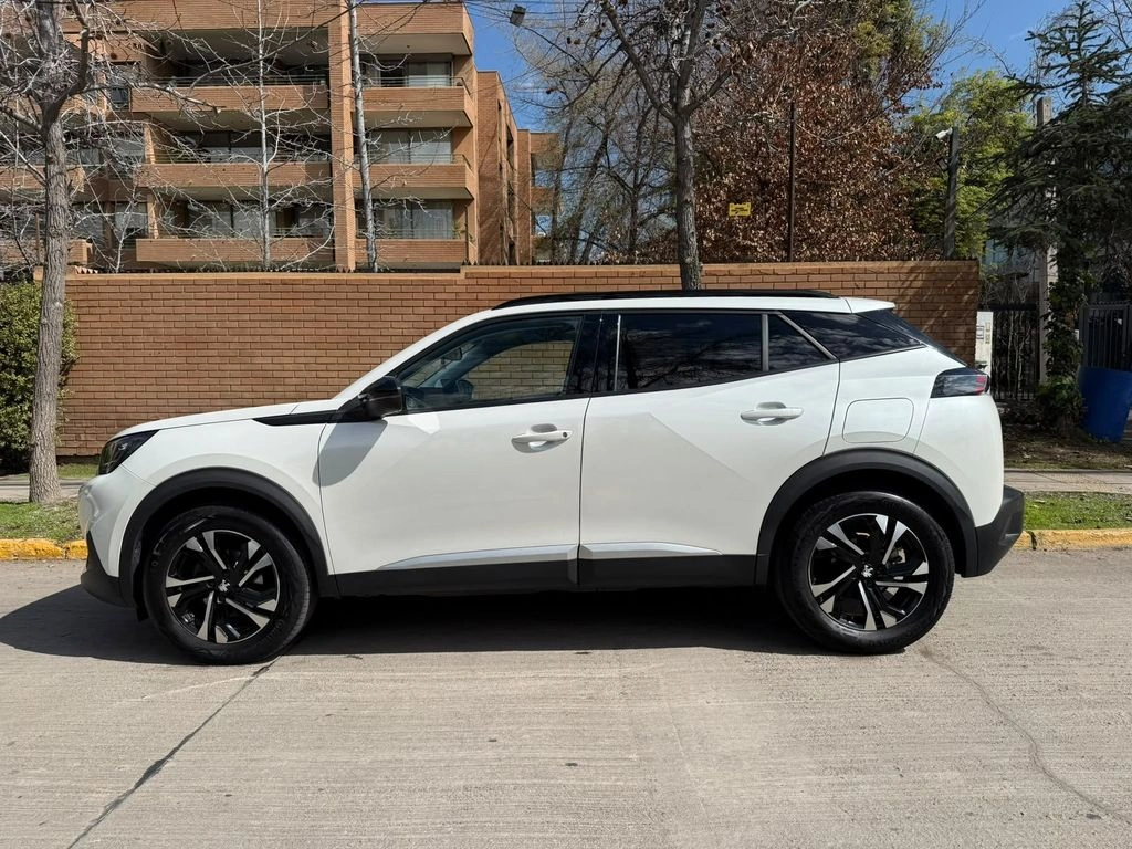 Peugeot 2008 130 Eat8 1.2 Aut año 2022