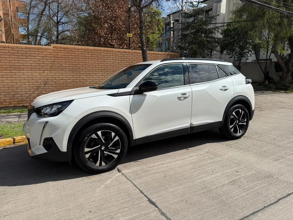Peugeot 2008 130 Eat8 1.2 Aut año 2022