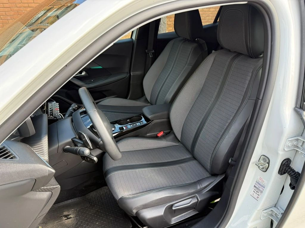 Peugeot 2008 130 Eat8 1.2 Aut año 2022