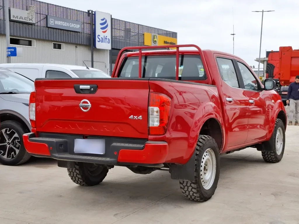 Nissan Navara Navara Dc 4x4 2.3 Tdi Se año 2023