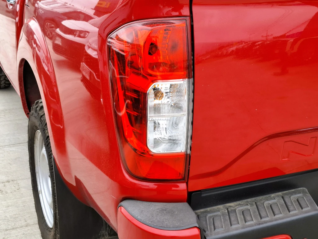 Nissan Navara Navara Dc 4x4 2.3 Tdi Se año 2023