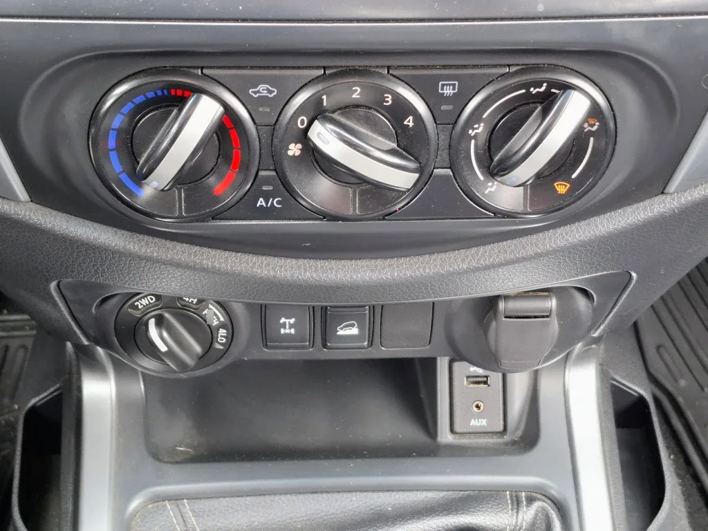 Nissan Navara Navara Dc 4x4 2.3 Tdi Se año 2023