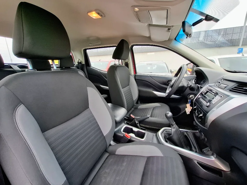 Nissan Navara Navara Dc 4x4 2.3 Tdi Se año 2023