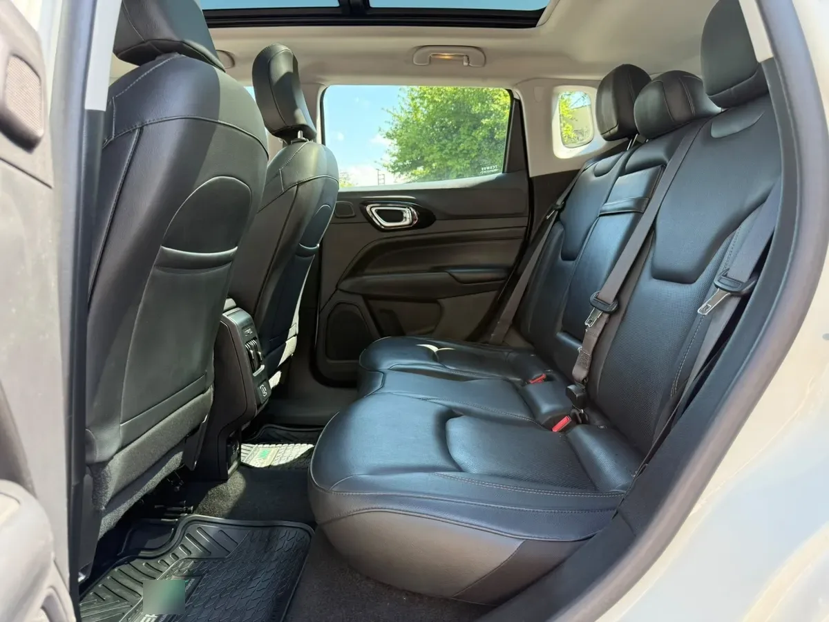 JEEP COMPASS  año 2024