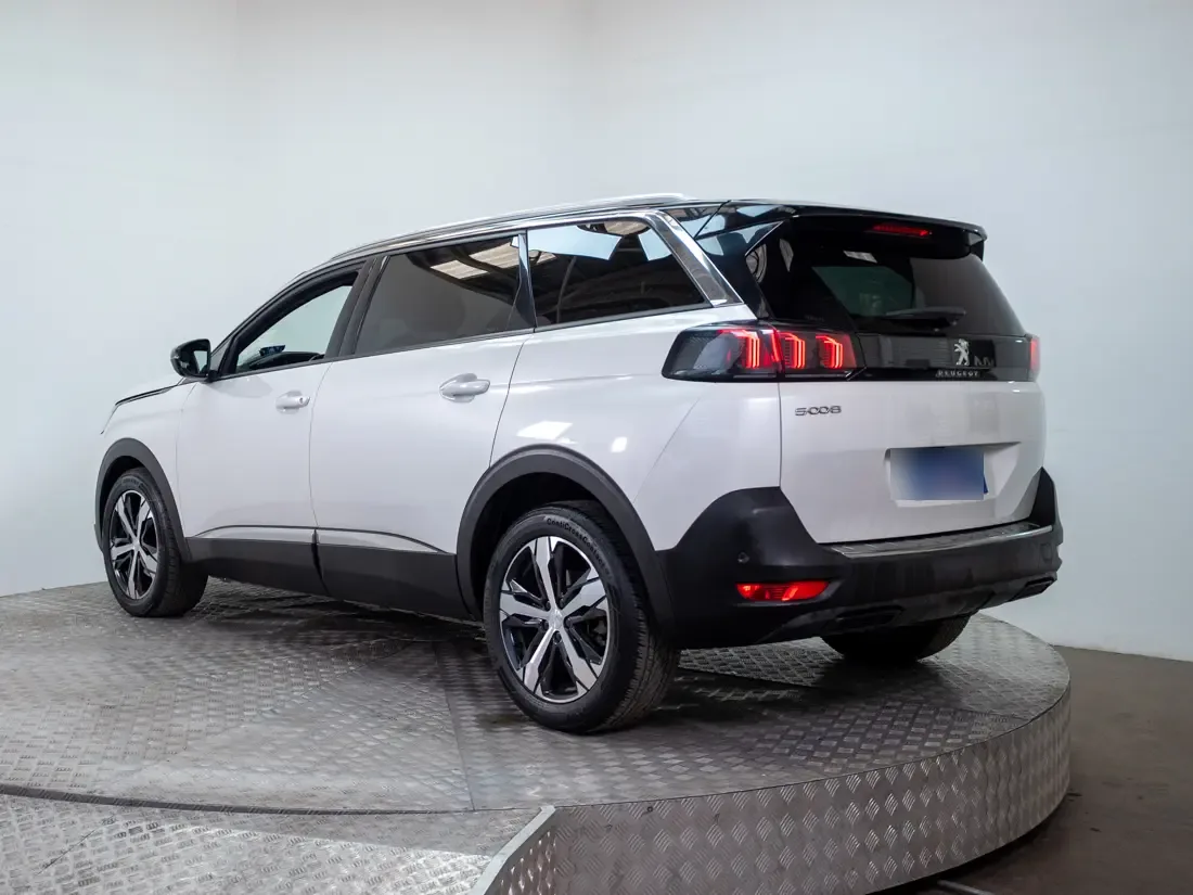 Peugeot 5008 1.5 Allure Bluehdi 130 At Diesel año 2024