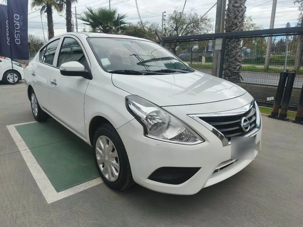 Nissan Versa Sense 1.6 At año 2021