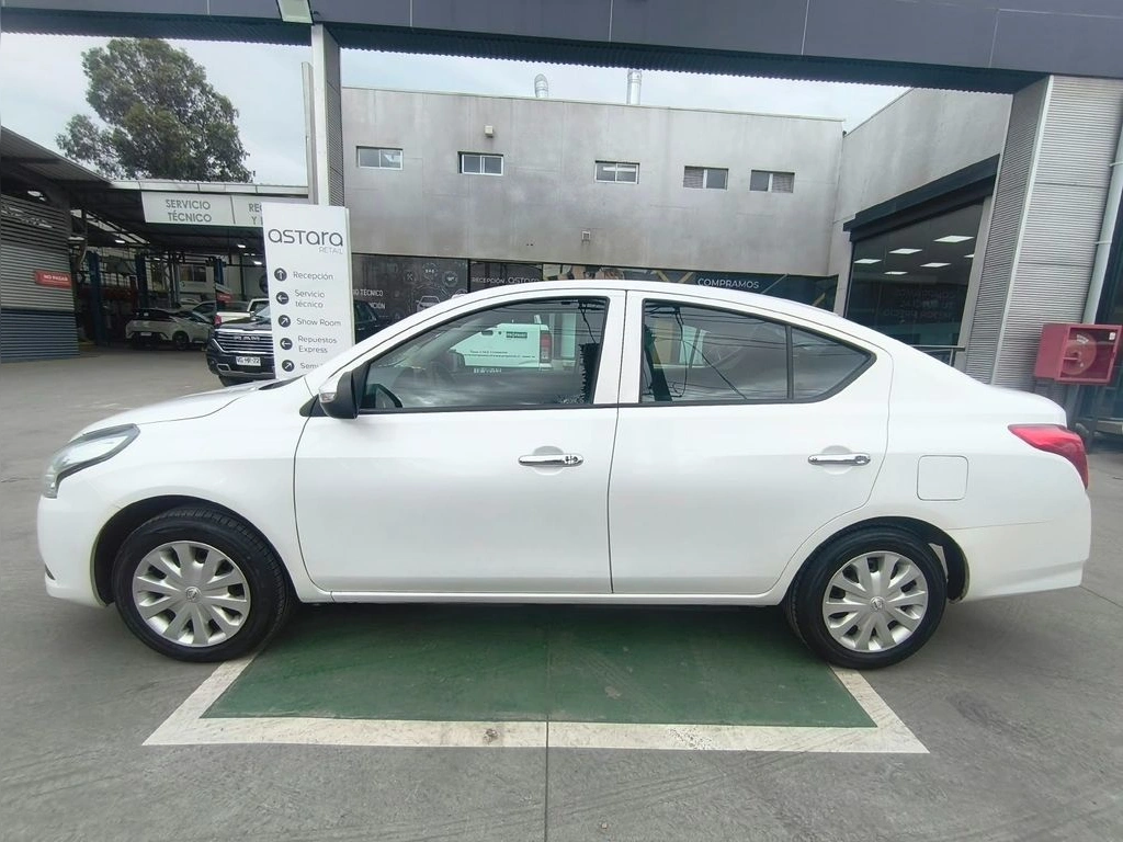 Nissan Versa Sense 1.6 At año 2021