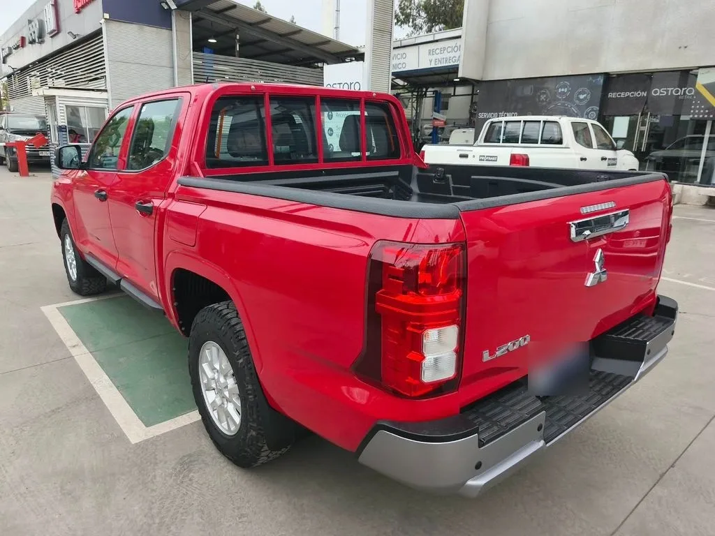 Mitsubishi L200 Katana Xrt 2.4 Mt 4x4 año 2024