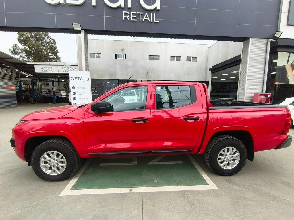 Mitsubishi L200 Katana Xrt 2.4 Mt 4x4 año 2024