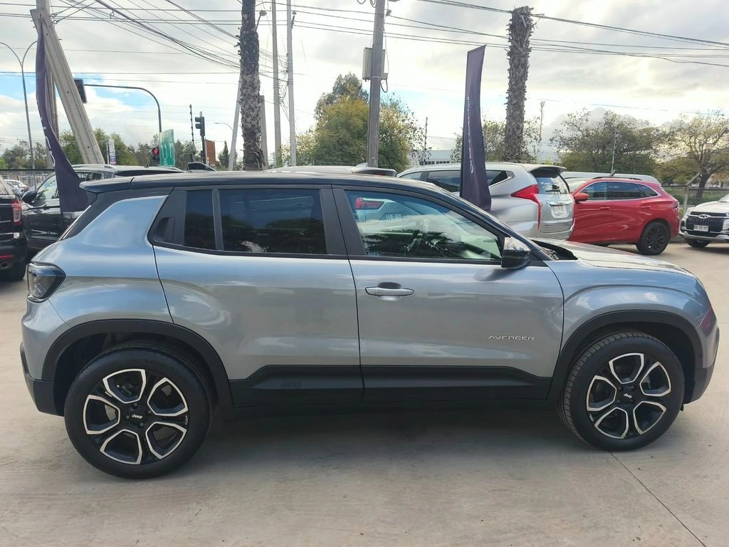 Jeep Avenger Summit 1.2 Hev año 2025