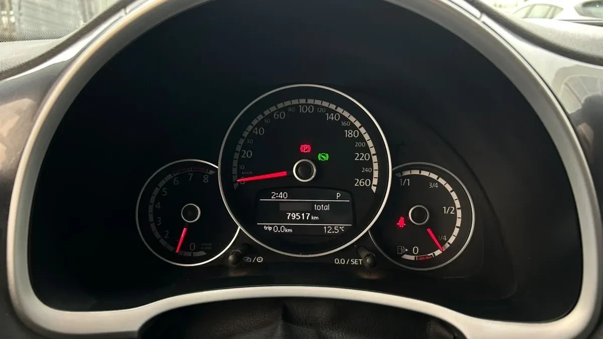 Volkswagen Beetle 1.4 Design 4x2 At 3p año 2015