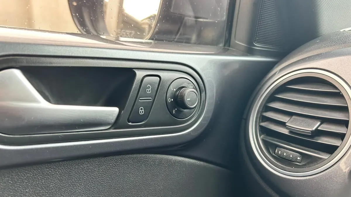 Volkswagen Beetle 1.4 Design 4x2 At 3p año 2015
