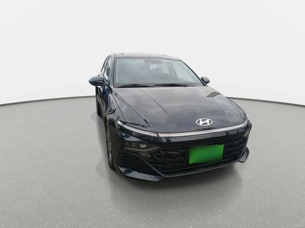 Hyundai Accent 1.5 Desing 4x2 At 4p año 2025