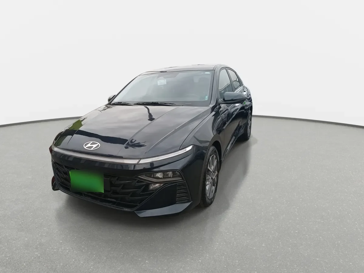 Hyundai Accent 1.5 Desing 4x2 At 4p año 2025