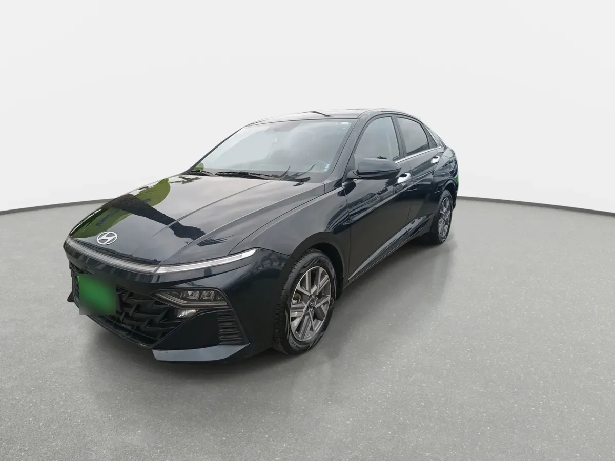 Hyundai Accent 1.5 Desing 4x2 At 4p año 2025