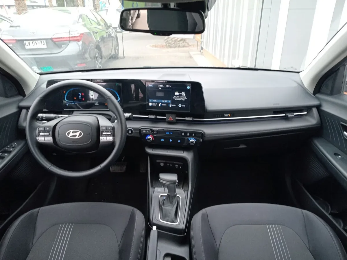 Hyundai Accent 1.5 Desing 4x2 At 4p año 2025