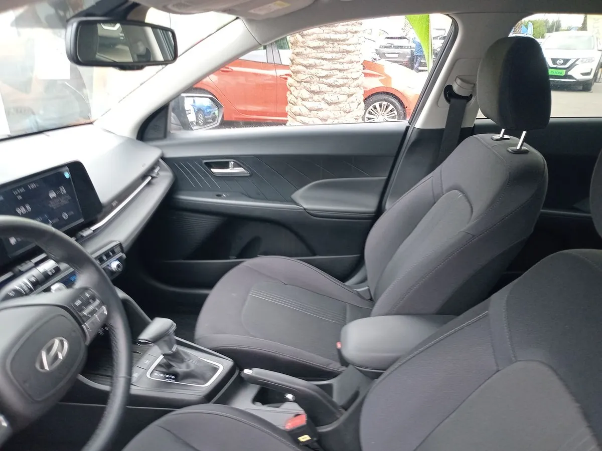 Hyundai Accent 1.5 Desing 4x2 At 4p año 2025