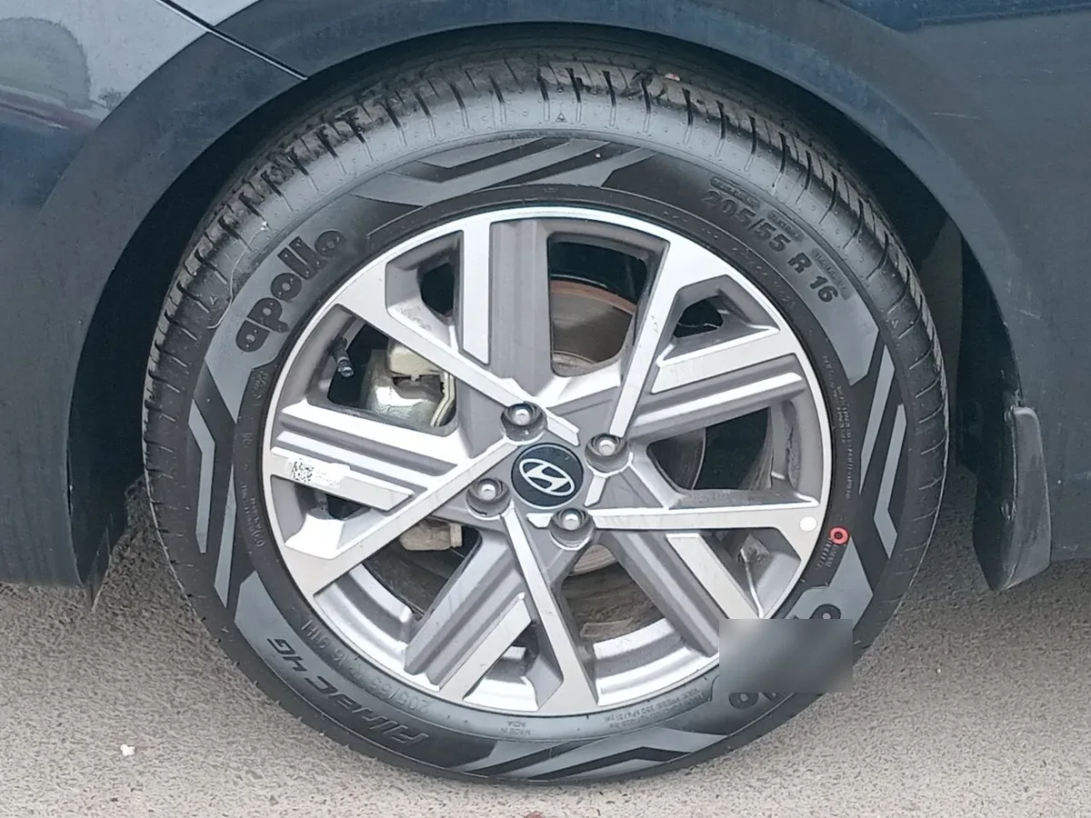 Hyundai Accent 1.5 Desing 4x2 At 4p año 2025