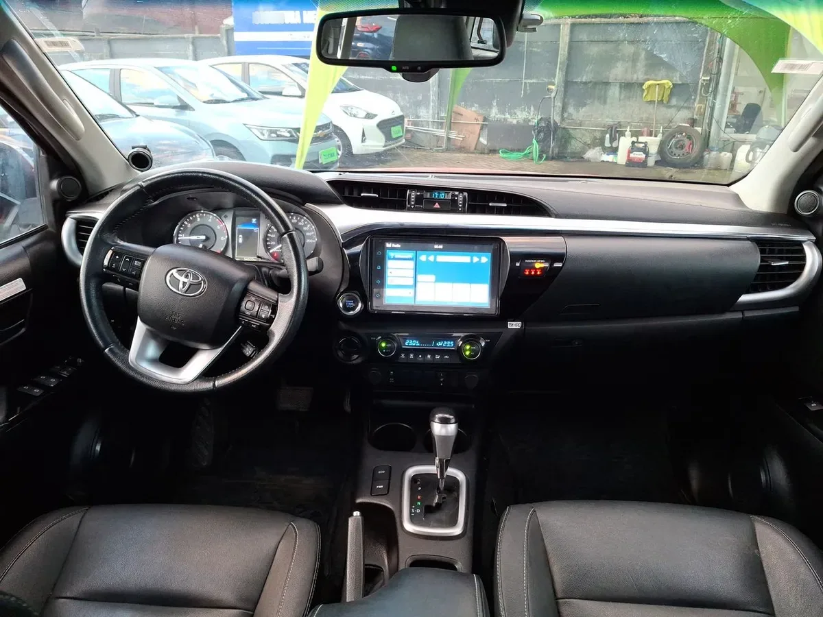 Toyota Hilux 2.8 Srv Diesel 4x4 Dob. Cab. At 4p año 2024
