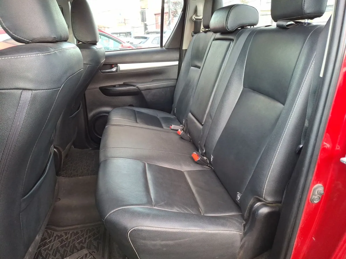 Toyota Hilux 2.8 Srv Diesel 4x4 Dob. Cab. At 4p año 2024