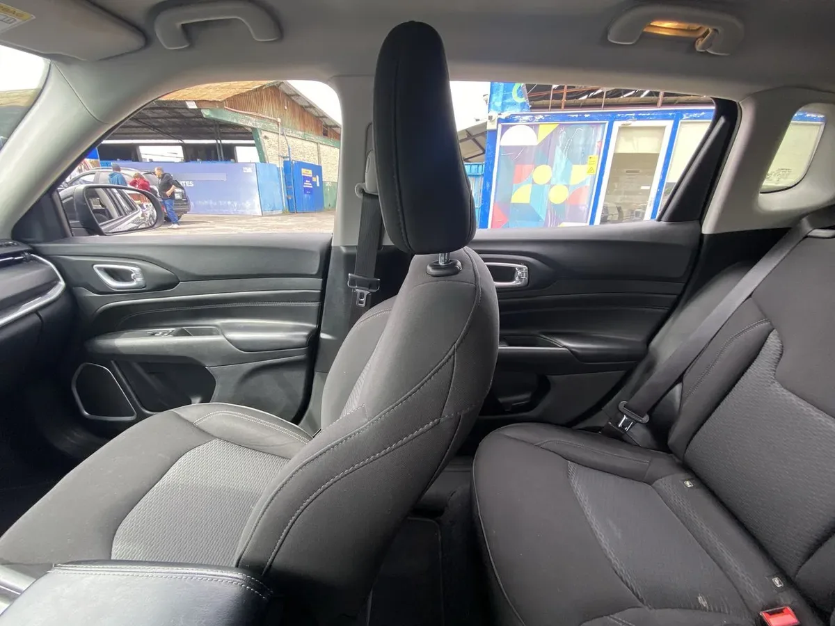 Jeep Compass 1.3 Sport 4x2 At 5p año 2023