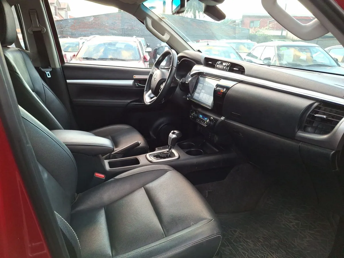 Toyota Hilux 2.8 Srv Diesel 4x4 Dob. Cab. At 4p año 2024