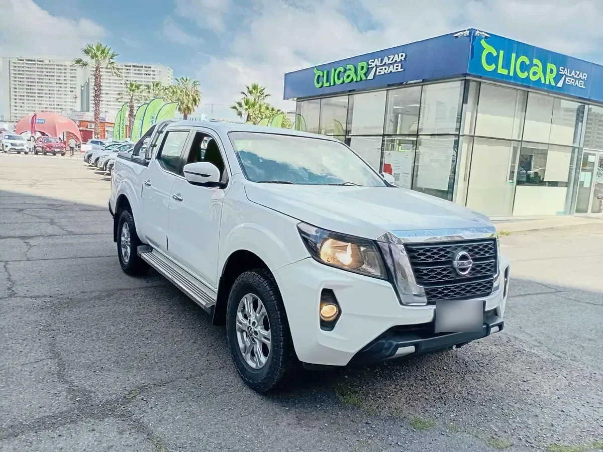 Nissan Navara 2.3d Xe Diesel 4x2 Dob.cab. Mt 4p año 2022