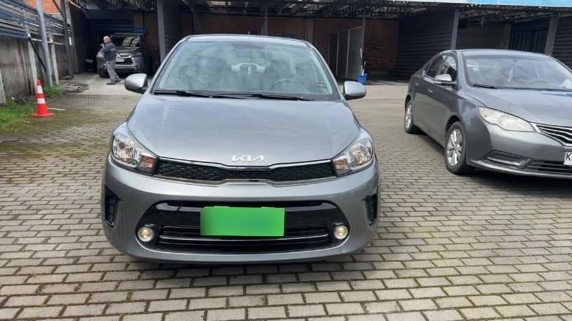 Kia Soluto 1.4 Ex Full 4x2 Srf Mt 4p año 2026