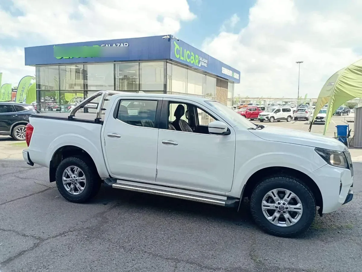 Nissan Navara 2.3d Xe Diesel 4x2 Dob.cab. Mt 4p año 2022