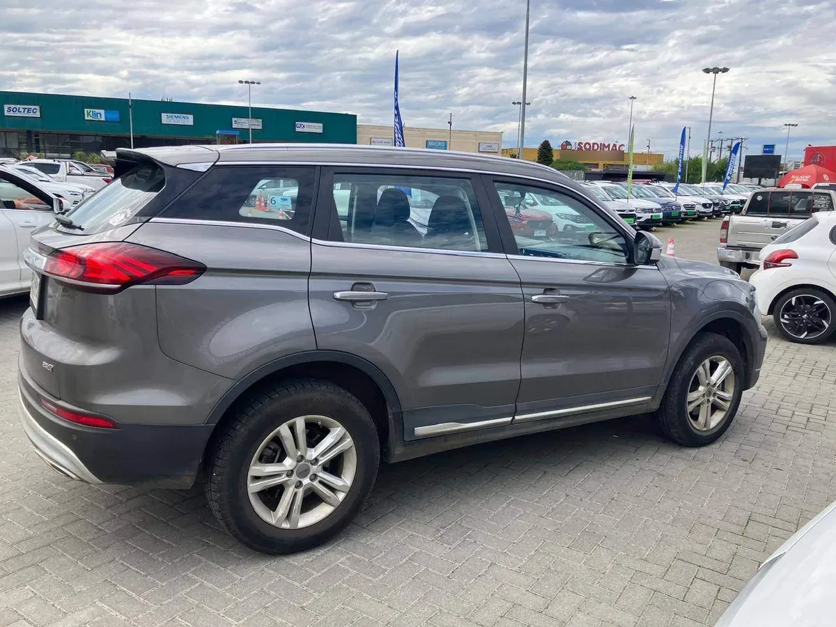 Geely Azkarra 1.5t Comfort 4x2 6at 5p año 2022