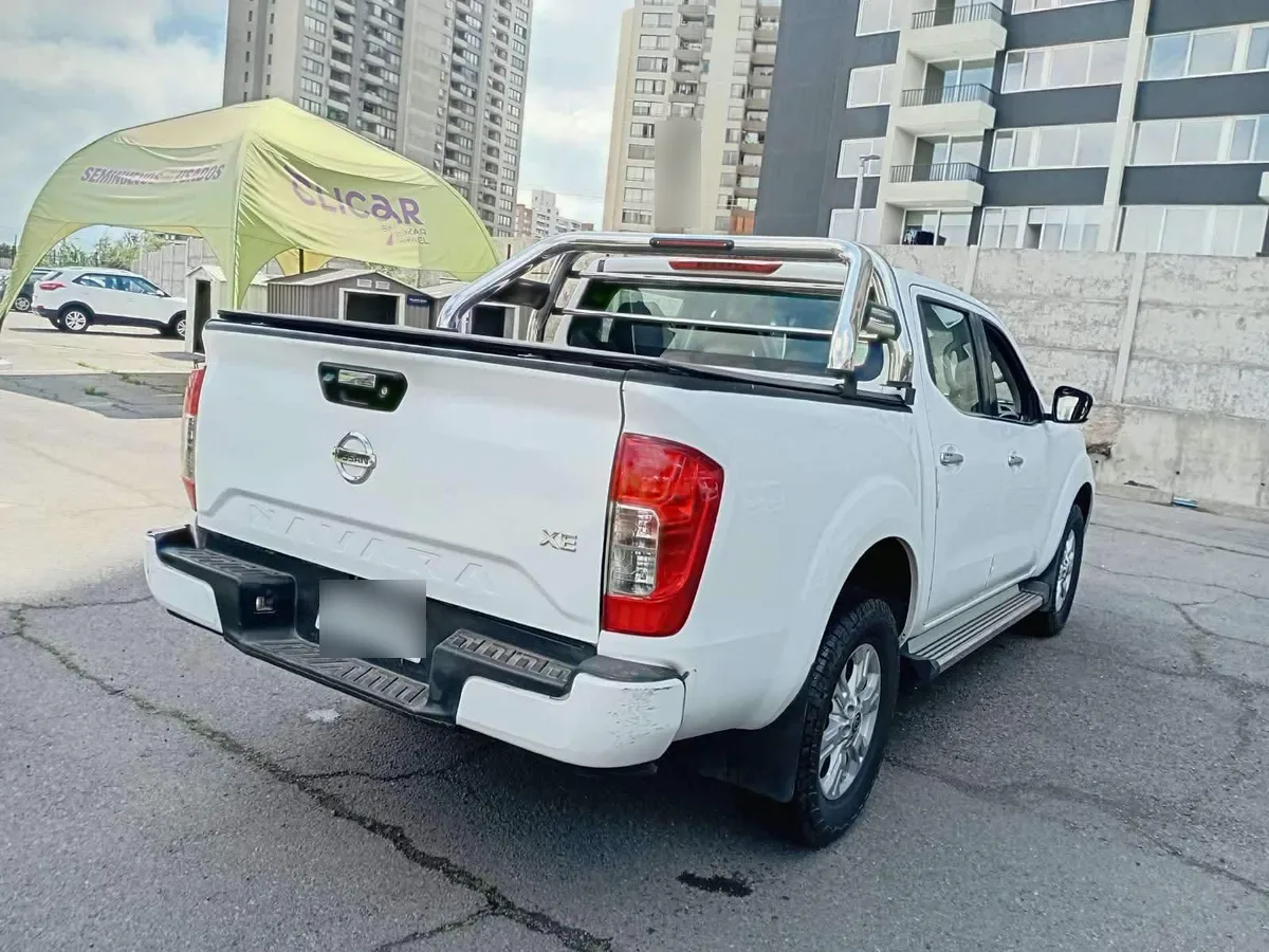 Nissan Navara 2.3d Xe Diesel 4x2 Dob.cab. Mt 4p año 2022