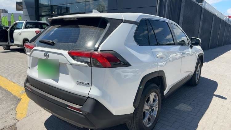Toyota Rav 4 2.0 Le 4x2 Mt 5p año 2022