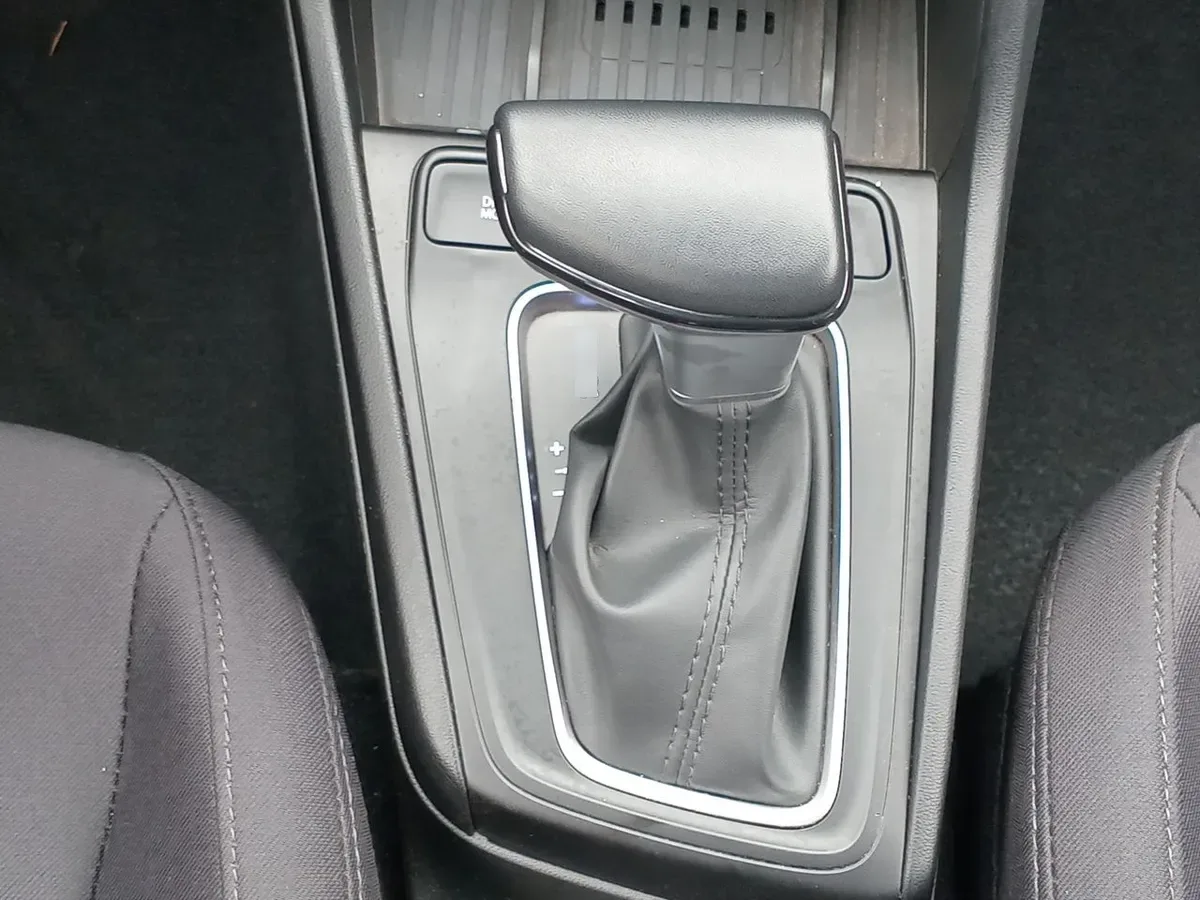 Hyundai Accent 1.5 Desing 4x2 At 4p año 2025
