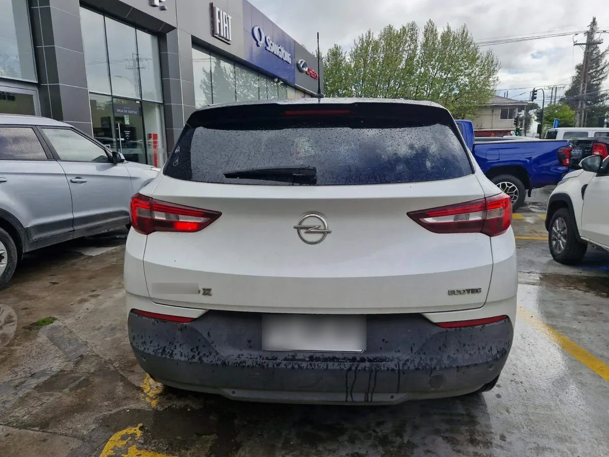 Opel Grandland 1.2t Dynamic 4x2 Mt6 5p año 2021