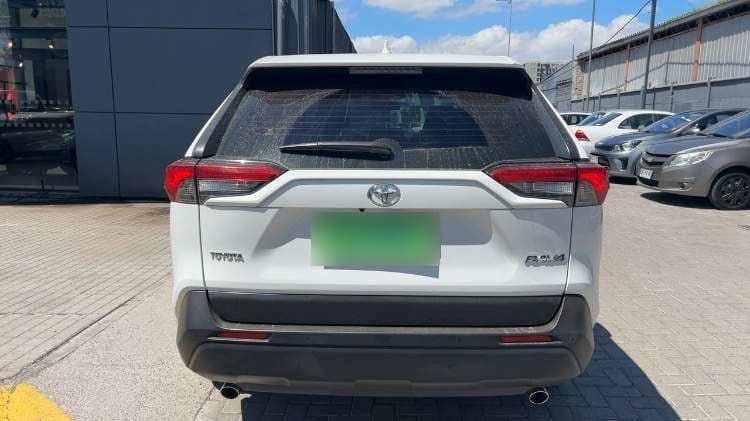 Toyota Rav 4 2.0 Le 4x2 Mt 5p año 2022