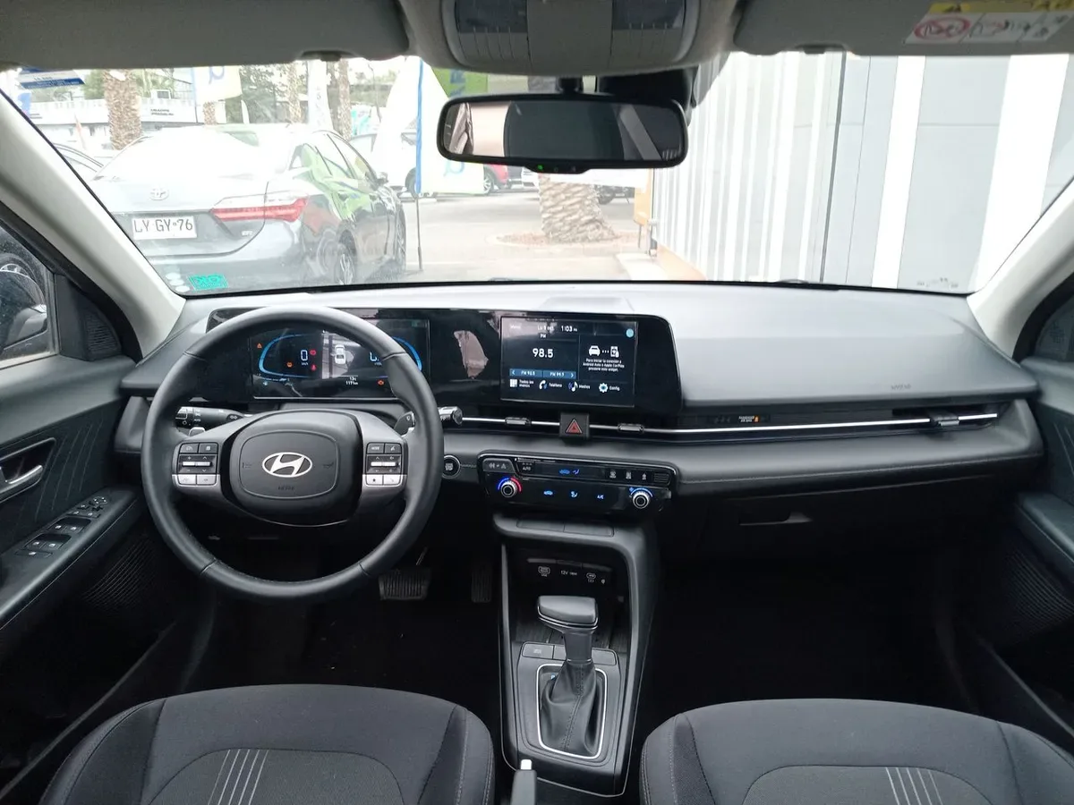 Hyundai Accent 1.5 Desing 4x2 At 4p año 2025