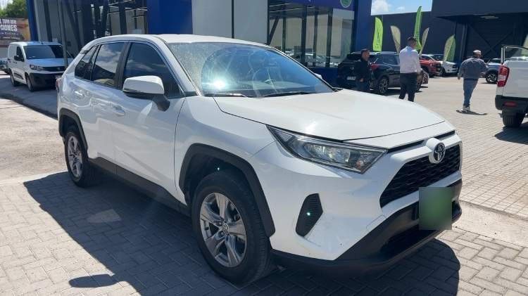 Toyota Rav 4 2.0 Le 4x2 Mt 5p año 2022
