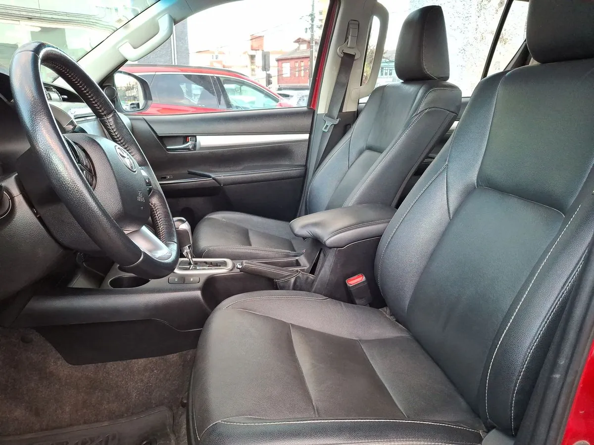 Toyota Hilux 2.8 Srv Diesel 4x4 Dob. Cab. At 4p año 2024