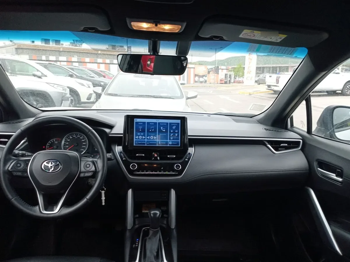 Toyota Corolla Cross 2.0 Seg 4x2 Cvt At 5p año 2023