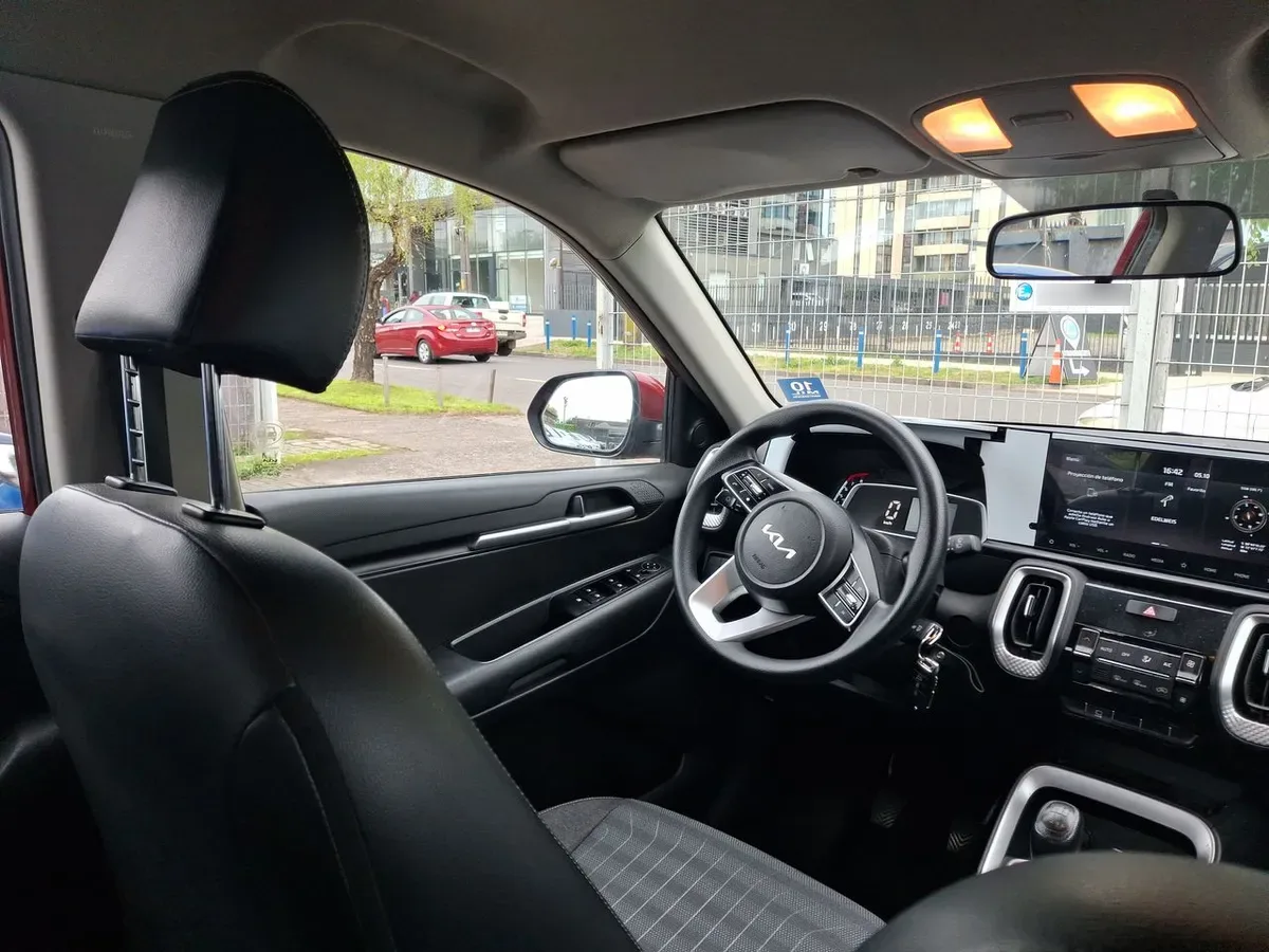 Kia Sonet 1.5 Ex Plus 4x2 6ab 6mt 5p año 2023