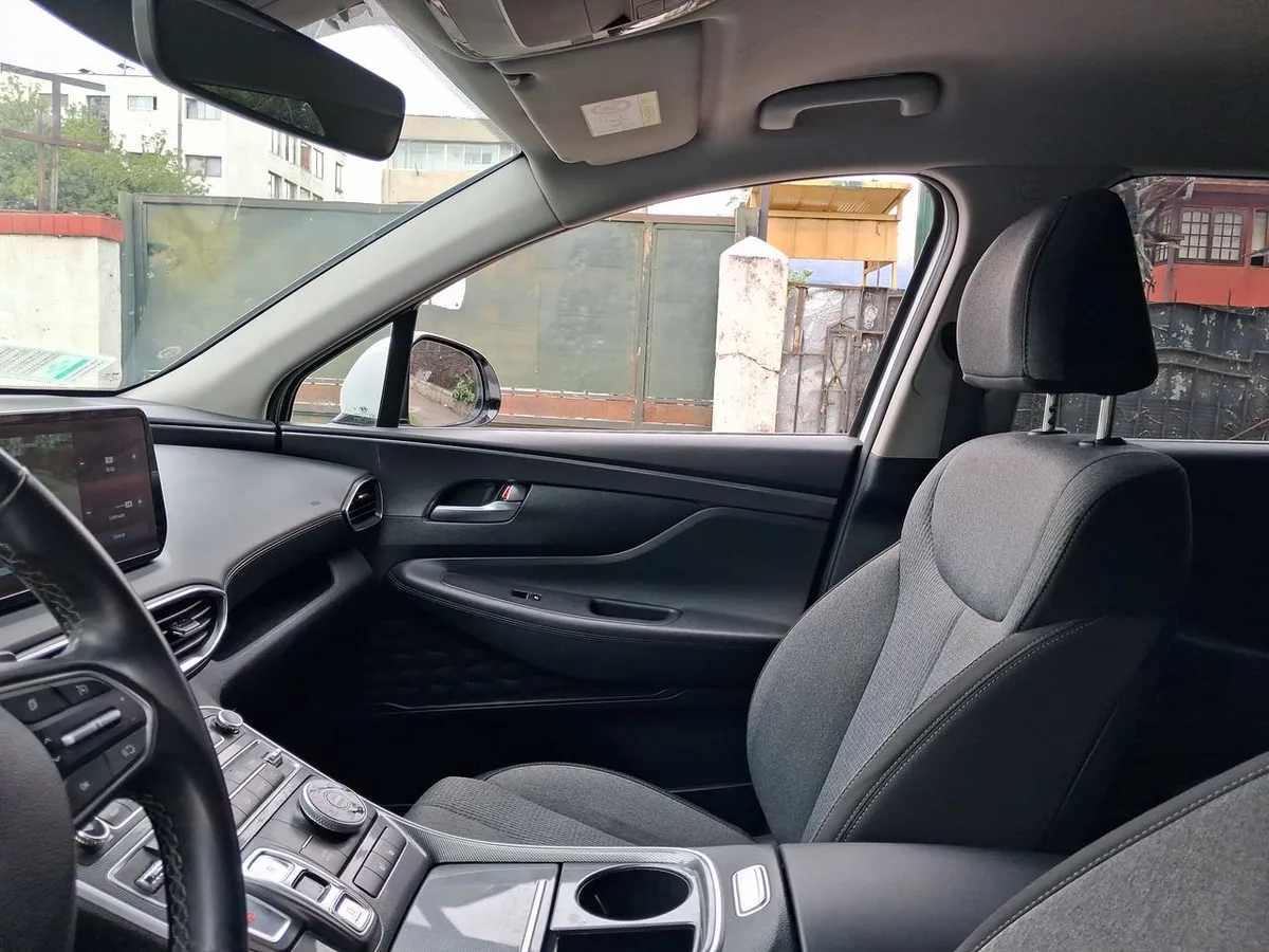 Hyundai Santa Fe 2.2 Value Fl Crdi Diesel 4wd At 5p año 2024